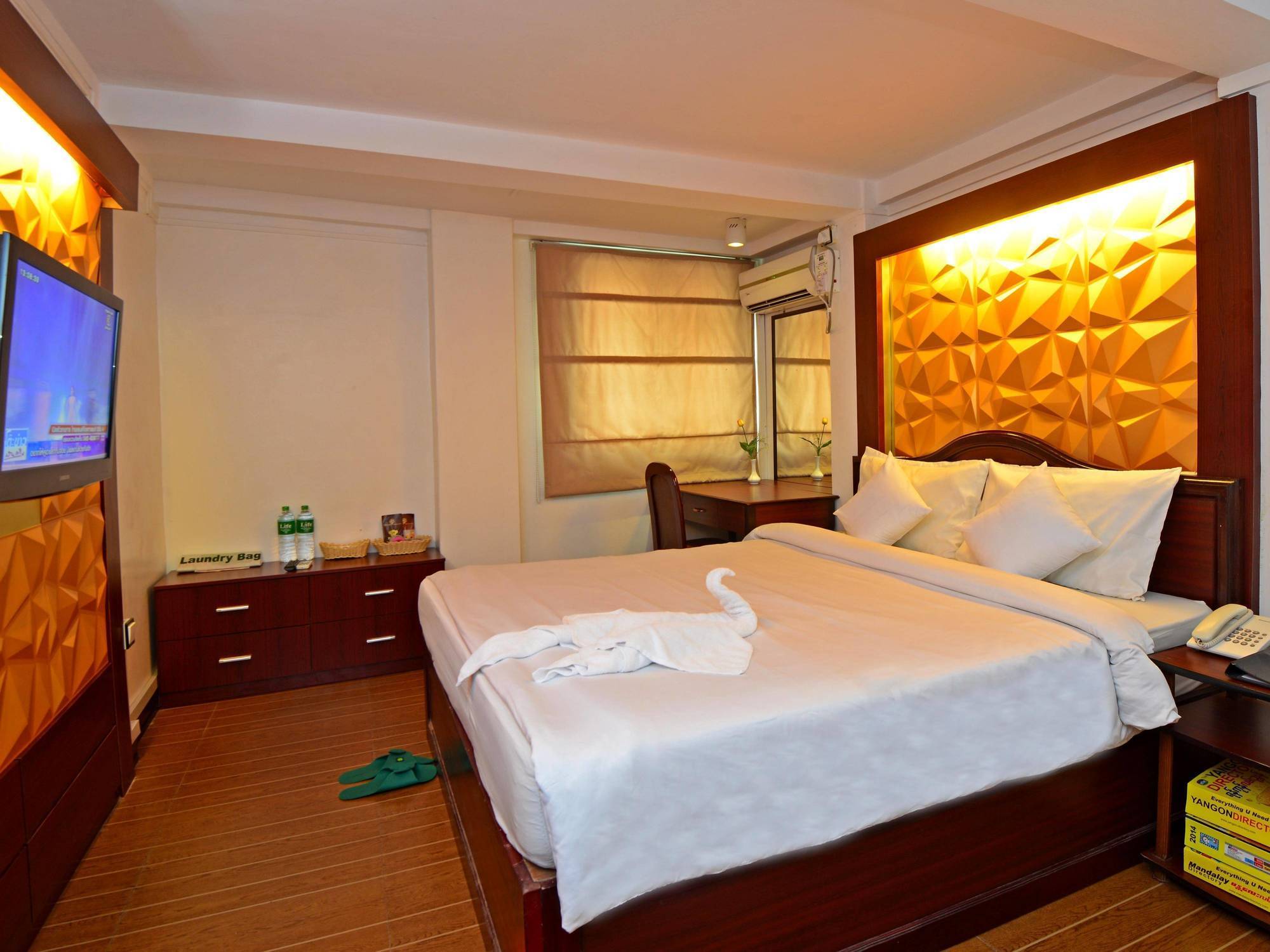 Clover Hotel Rangoon Eksteriør billede